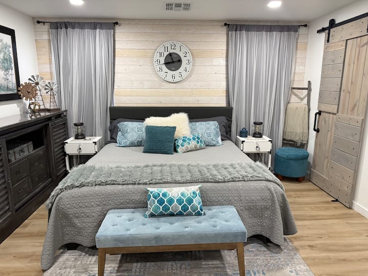 Gorgeous King Bed Suite, Pool, Kit, Laund, New A/c - Maryvale Village – Phoenix

