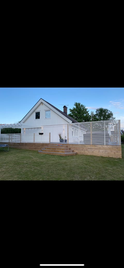 Villa near the sea with hot tub