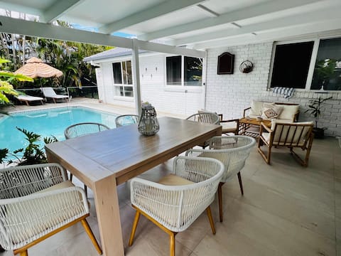 Villa Bonita
3min to Kirra
lots of entertainment