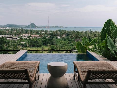“Above The Coconuts - Villa Woodside” Kuta Central