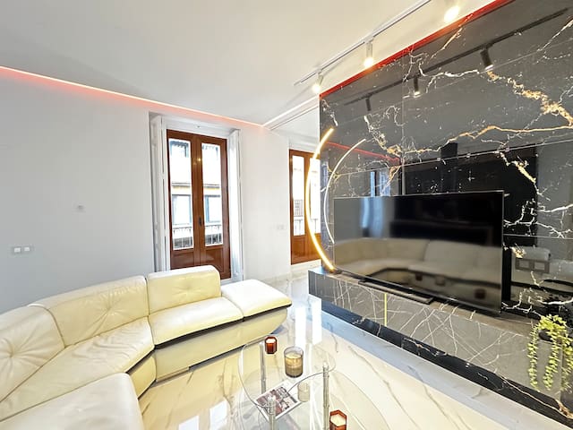 LUJO y Diseño con 3 balcones en La Puerta del Sol