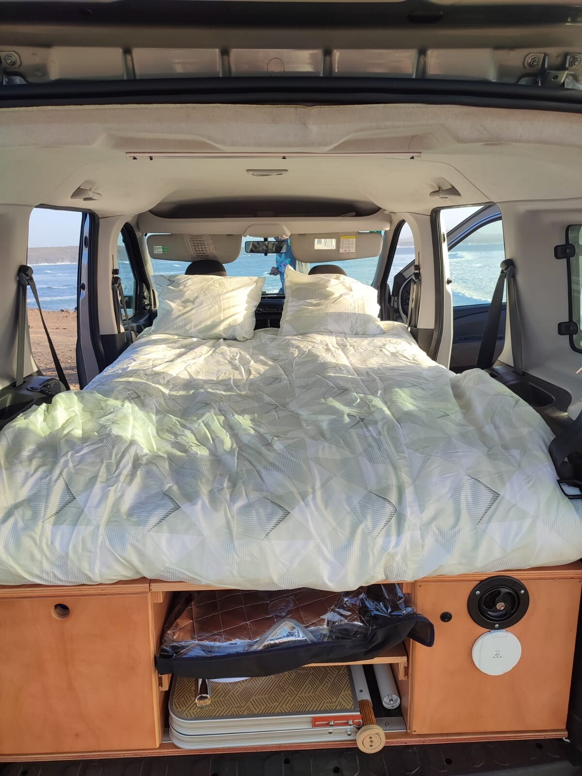 Popular Airbnb listing: the little van in Arrecife