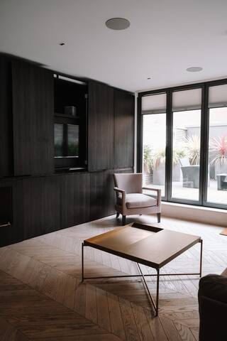 VI&CO | Cosmopolitan Hideaway gallery image 5