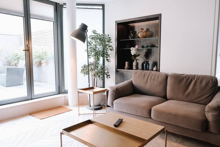 VI&CO | Cosmopolitan Hideaway gallery image 3