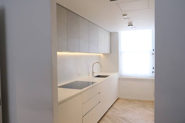 VI&CO | Cosmopolitan Hideaway 2 gallery image 4