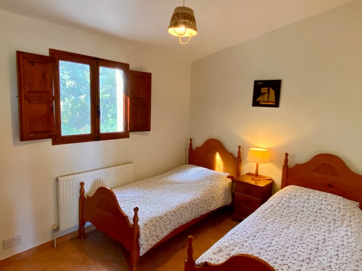 غرفة النوم 2