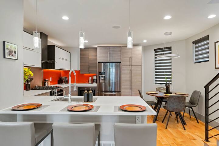 Modern Home w/ Stunning Rooftop gallery image 4