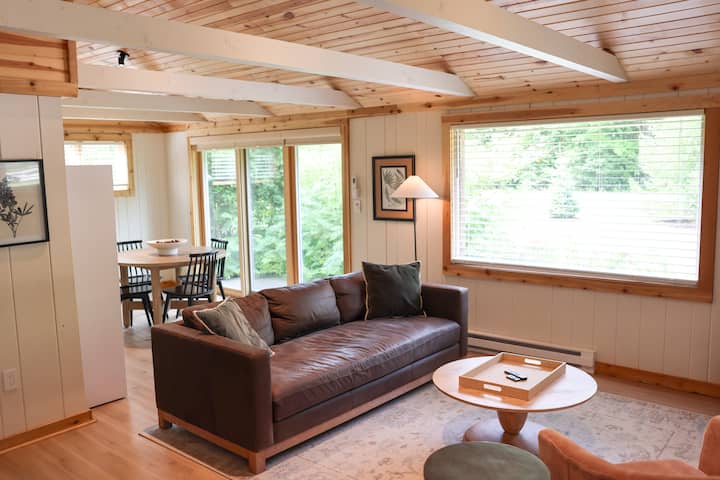 Manželská posteľ Queen Murphy v jedálni