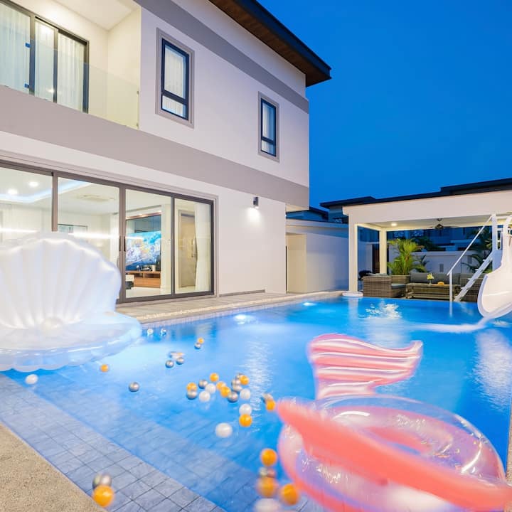Best Fun Pool Villa - Pattaya City