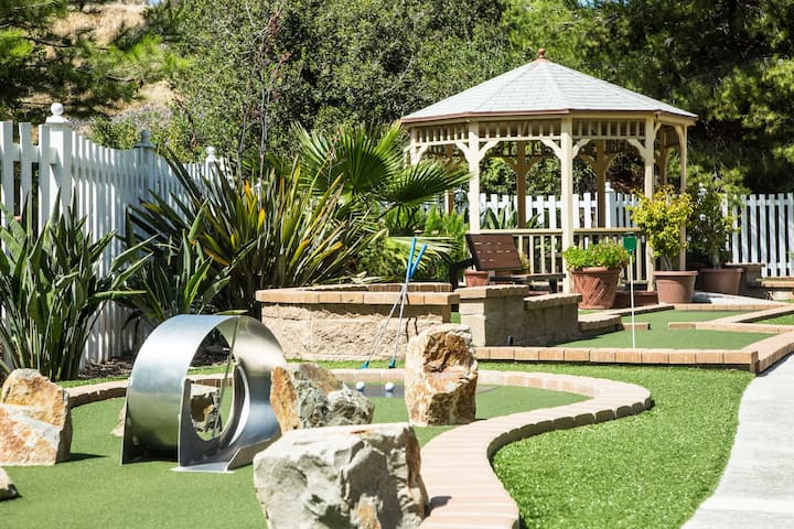 Enjoy Riviera Beach | 2 Deluxe Units | Pool - San Clemente, CA
