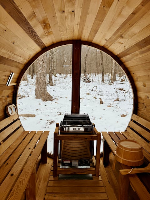 The Glove |
with sauna & cold plunge