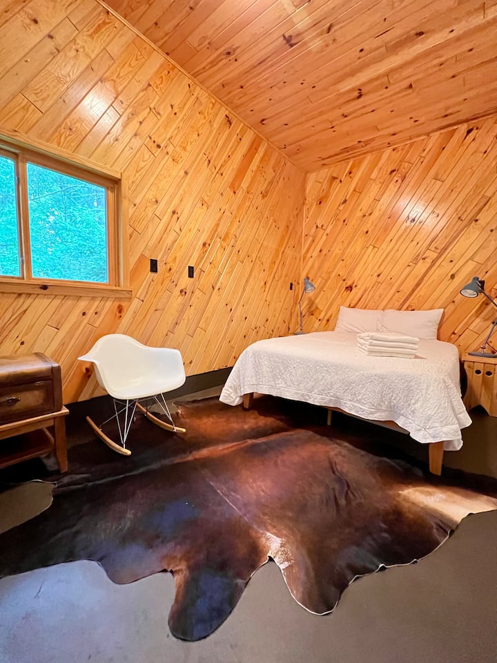 Спална соба 4 - брачен кревет (широк 150 - 179 см)