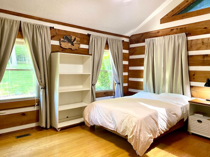 Deuxième chambre avec lit queen size