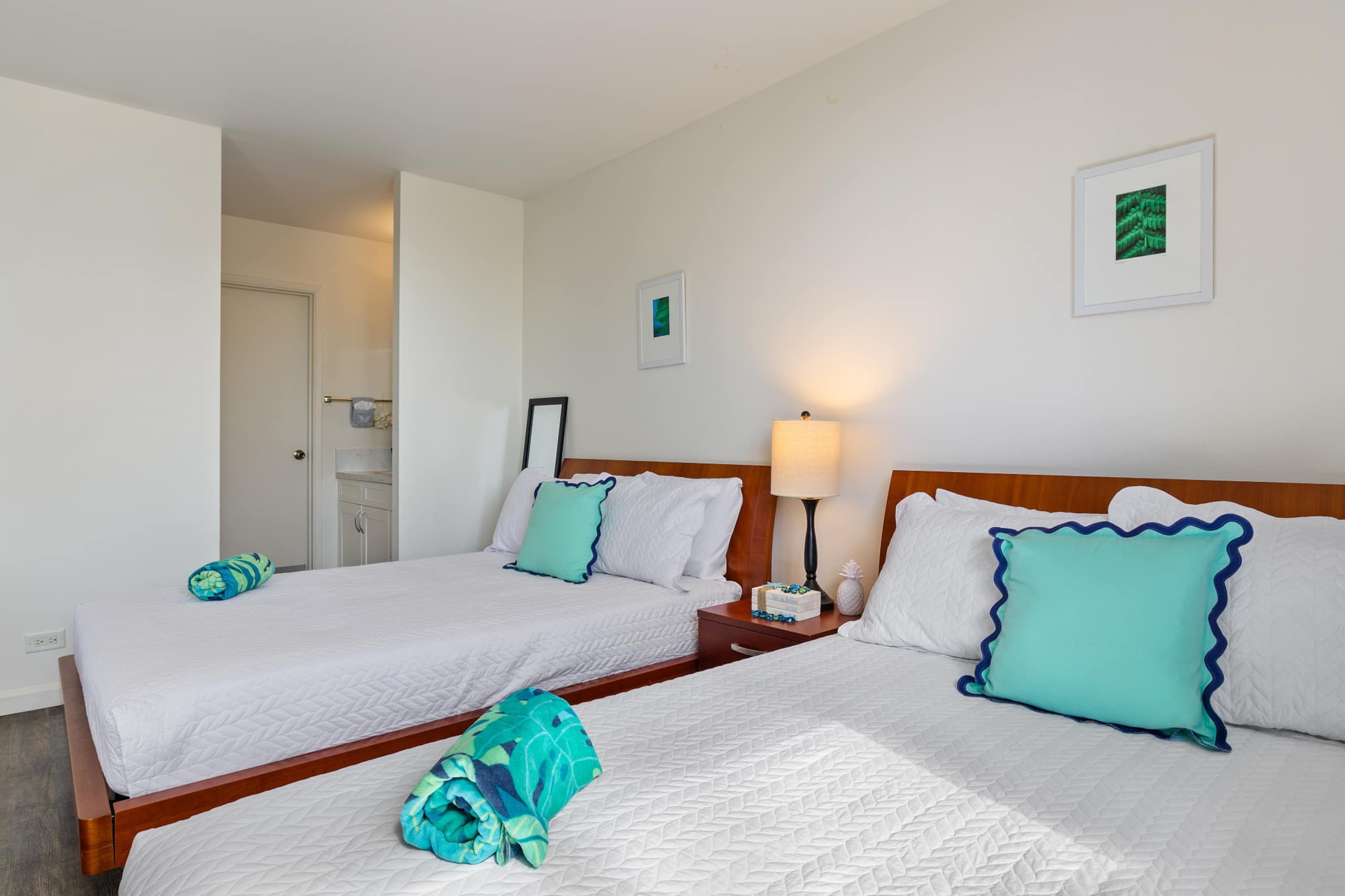 Free Assigned Parking Pool Gym 2 beds 1 bd Waikiki - Image 6