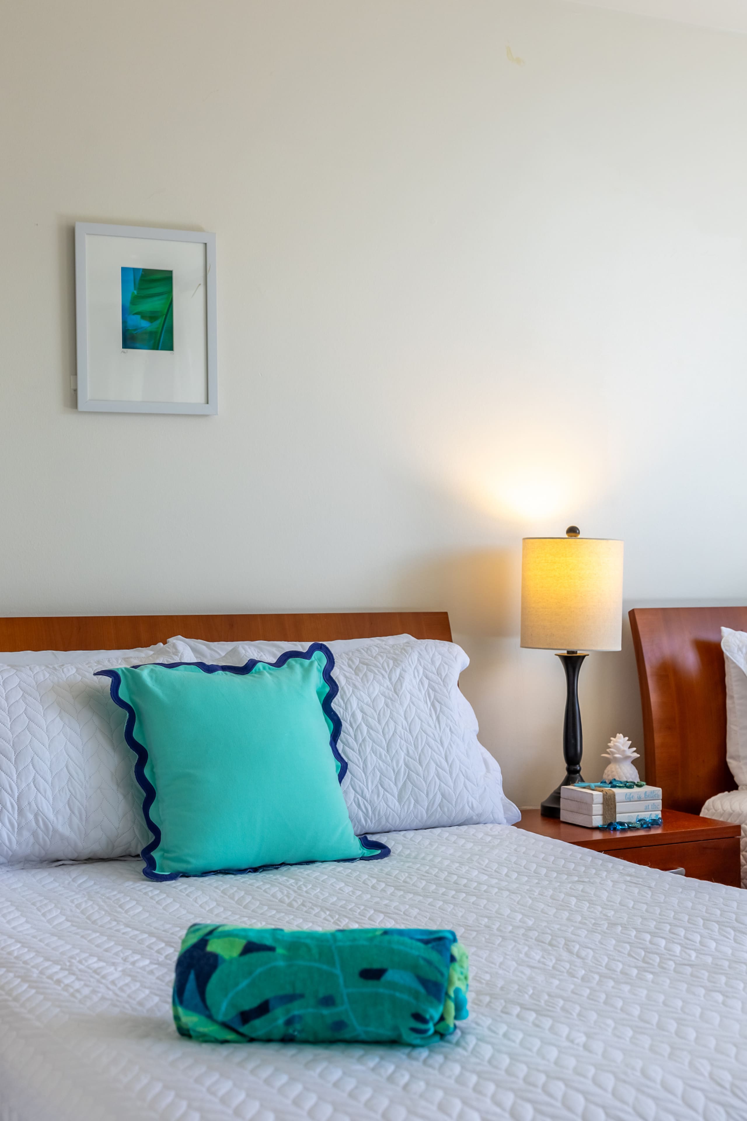 Free Assigned Parking Pool Gym 2 beds 1 bd Waikiki - Image 30