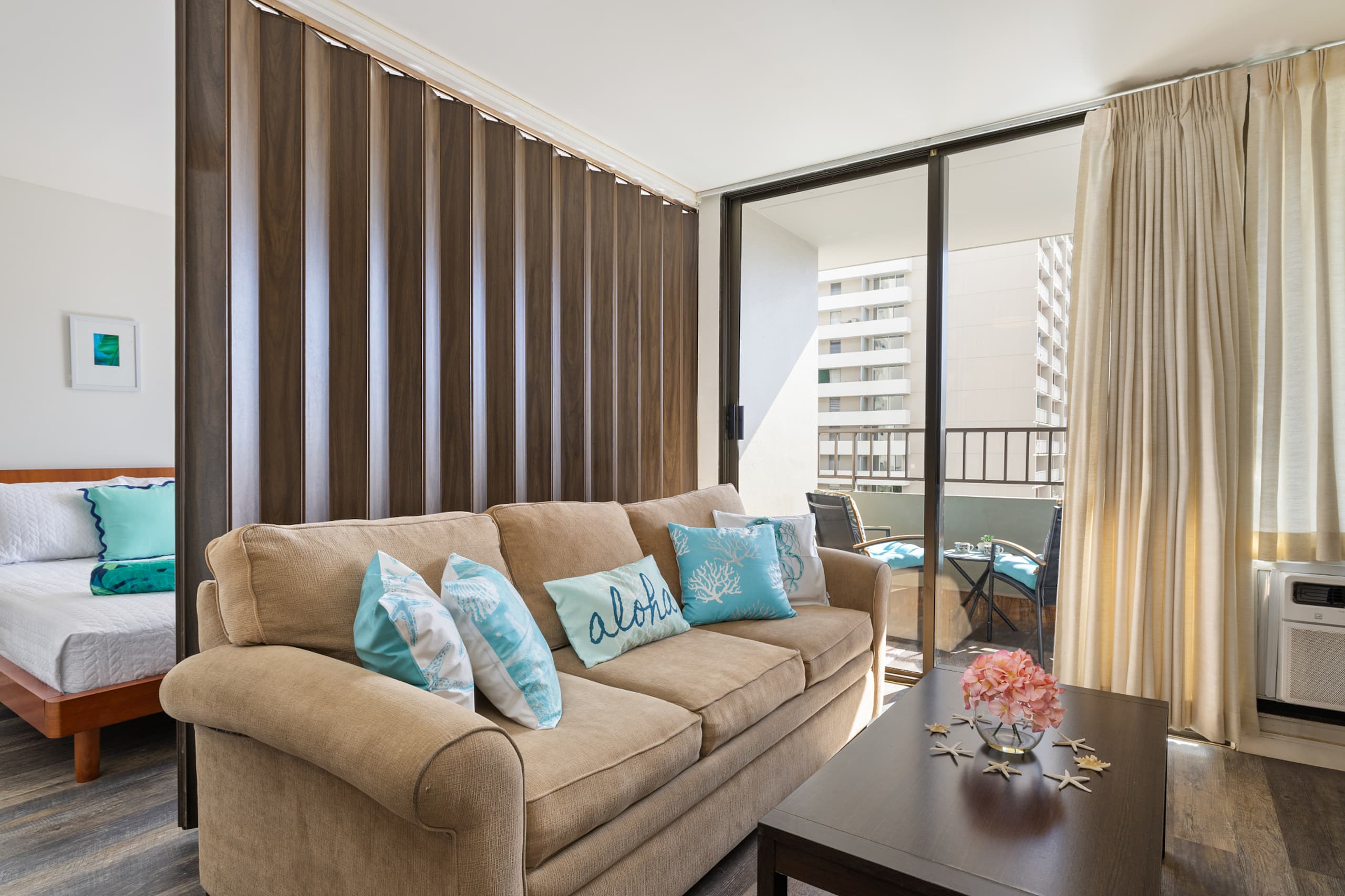 Free Assigned Parking Pool Gym 2 beds 1 bd Waikiki - Image 14