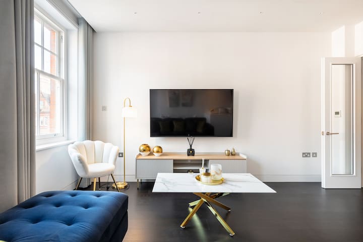 The May Fair Queen gallery image 2