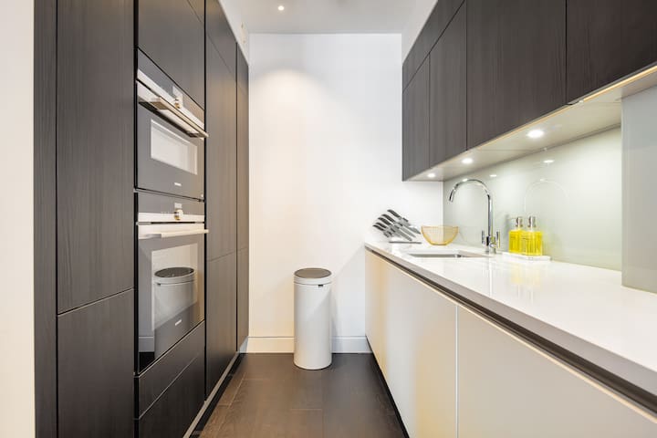 The May Fair Queen gallery image 5