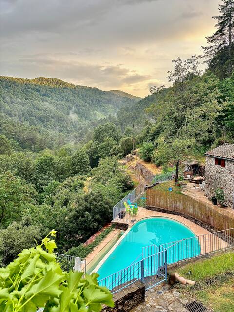 6-Bedroom Cevennes Villa with pool