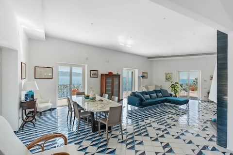 Top Airbnb: Villa Il Carrubo - private beach in Vietri Sul Mare