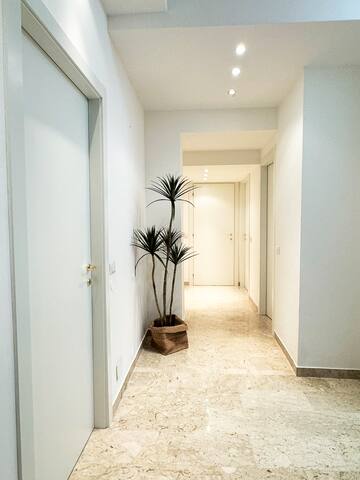 Solari Apartment – Design District-4 mega suite gallery image 2