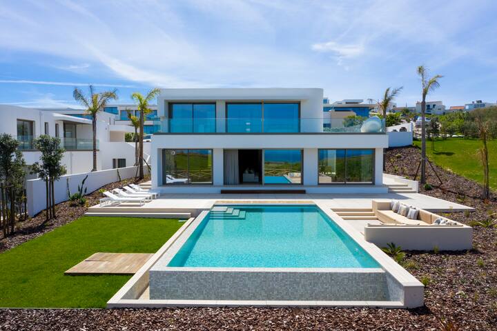 Brand new Luxury villa on the beach