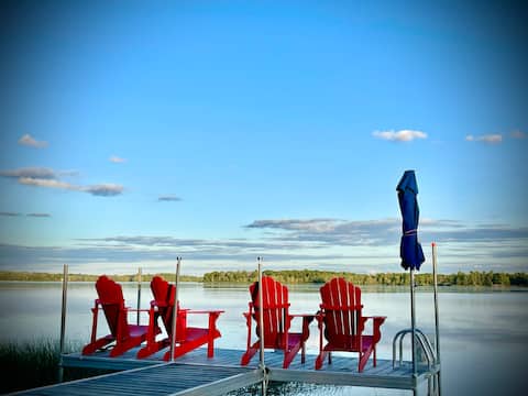 Cottage getaway/650ft waterfront property