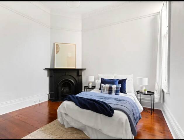 Inner city cosy gallery image 5