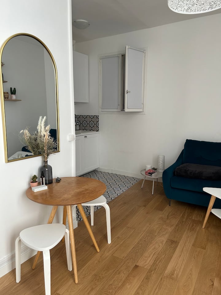 Studio Typiquement Parisien - Porte Maillot