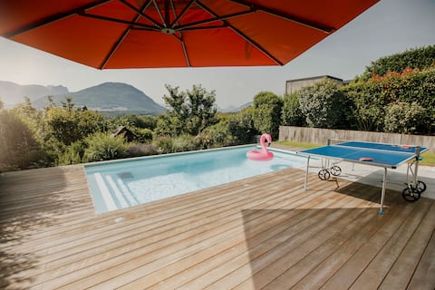 Super view and swimming pool 10 min from Annecy