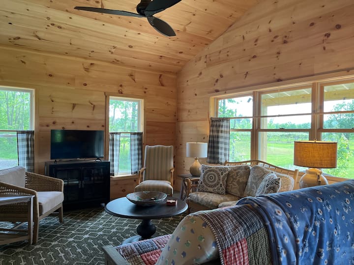 Firefly Cottage - Penn Yan, NY
