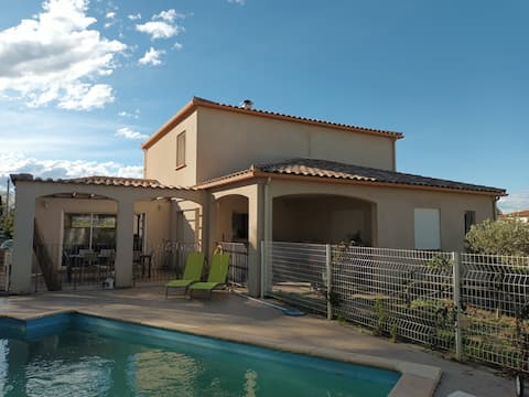 Villa between sea and mountain