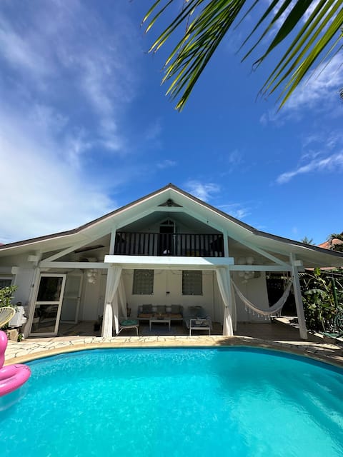 Beautiful villa with pool.