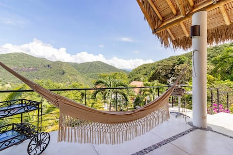 Successful Airbnb property: Spectacular Tropical Private Villa in Apulo