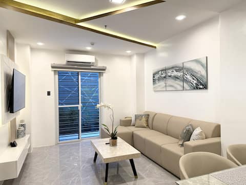 Luxury Villa Near SM City Clark