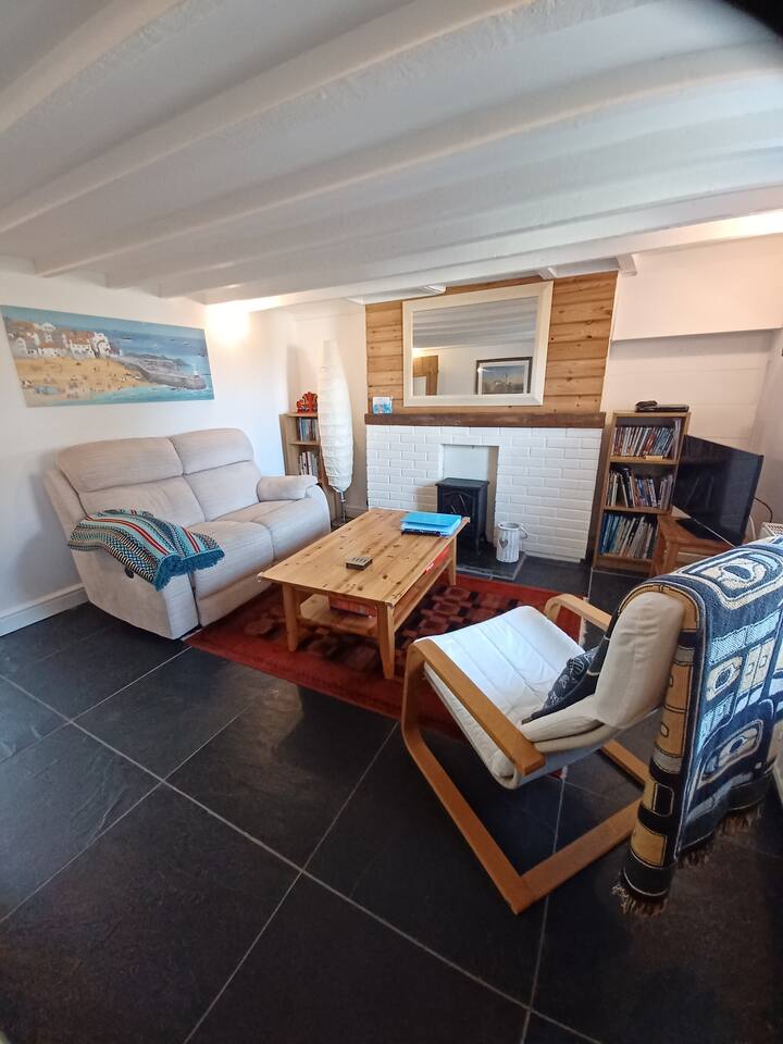 The Cottage - Plymouth