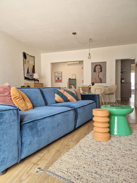 Fully equipped 100 m² appt w/perfect location