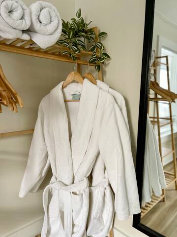 The Nordic Escape | Barrel Sauna & Walkable gallery image 5