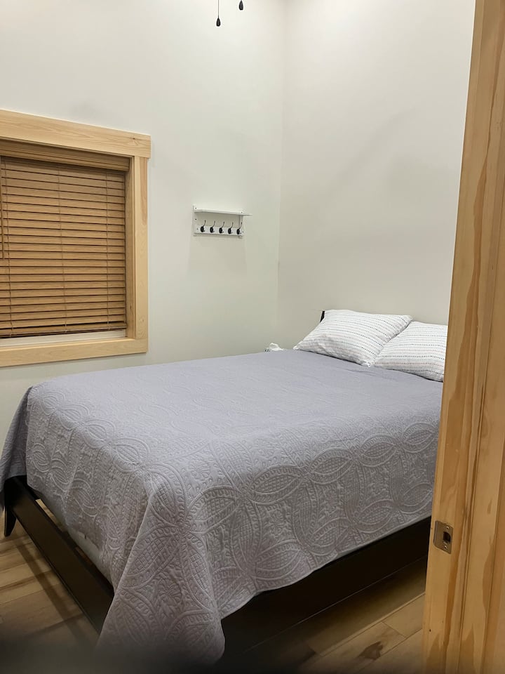 Second bedroom with queen bed 