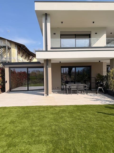 Apartment with garden