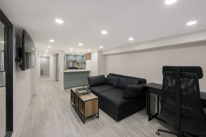 Cozy Retreat In Ossington Village W Onsite Parking - Toronto