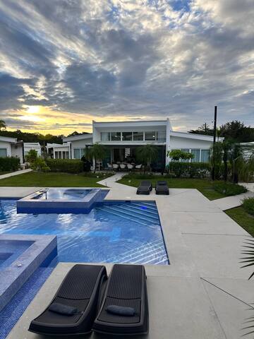 Luxury Beach House w/Pool in Avellanas