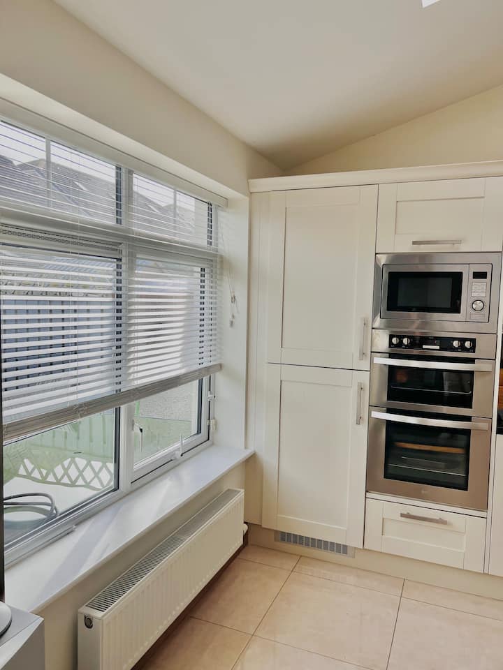 Spacious Room W. Shared Bathroom - Swords