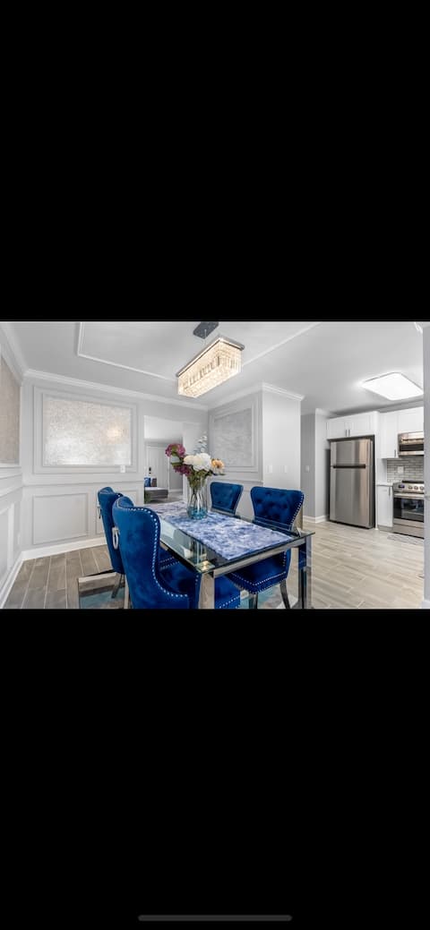 Luxurious Modern Oasis