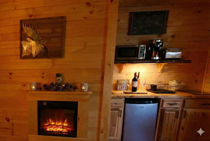Romantic King Escape: Private Jacuzzi & Deck - Lake George, NY