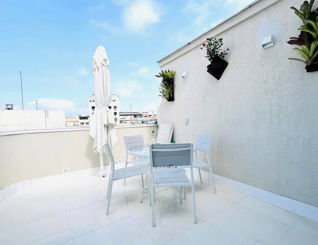 Ipanema Penthouse by both Rio’s iconic beaches gallery image 5