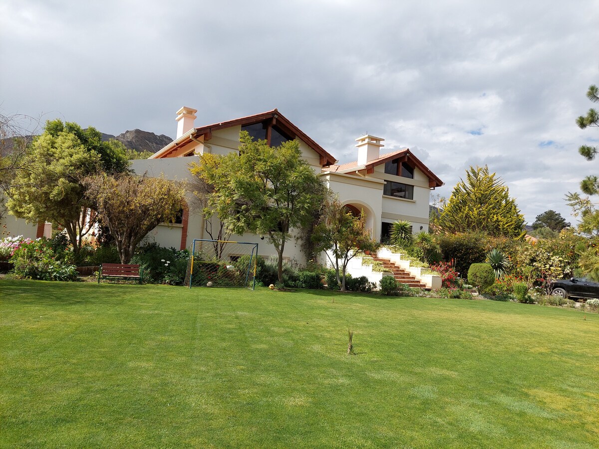 Beautiful Casa de Campo Houses for Rent in Murillo, Departamento de La Paz, Bolivia Airbnb