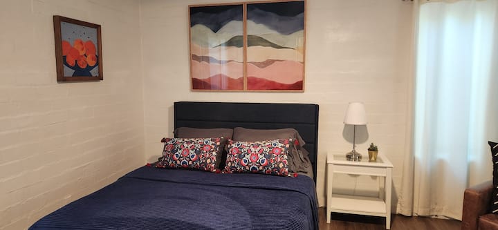 Two-bedroom Near Airport - Phoenix, AZ