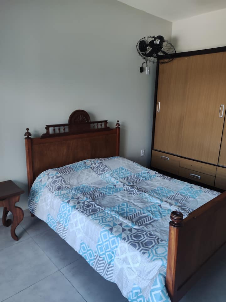 Schlafzimmer 1