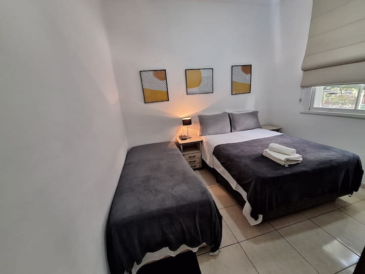 Apartamento Bem Localizado No Leblon. Ar Cond. - Río de Janeiro